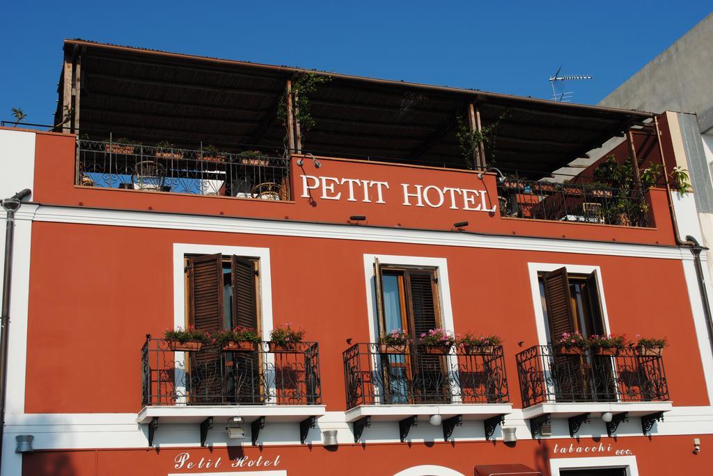 Petit Hotel Милаццо Экстерьер фото